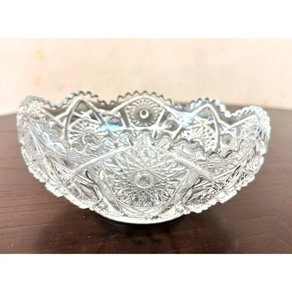 Vintage Imperial Glass Daisy & Button Round Bowl Sawtooth Edge Serving Piece